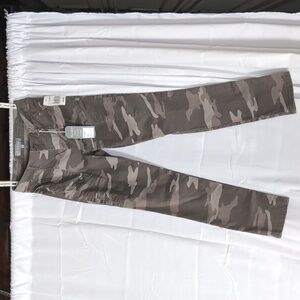 Wit & Wisdom (Nordstrom) Absolute High Rise Ankle camouflage pants size 0 NWT